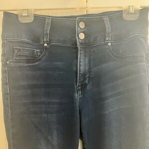Seven7 High Rise Blue Jeans with Stretchy Fit